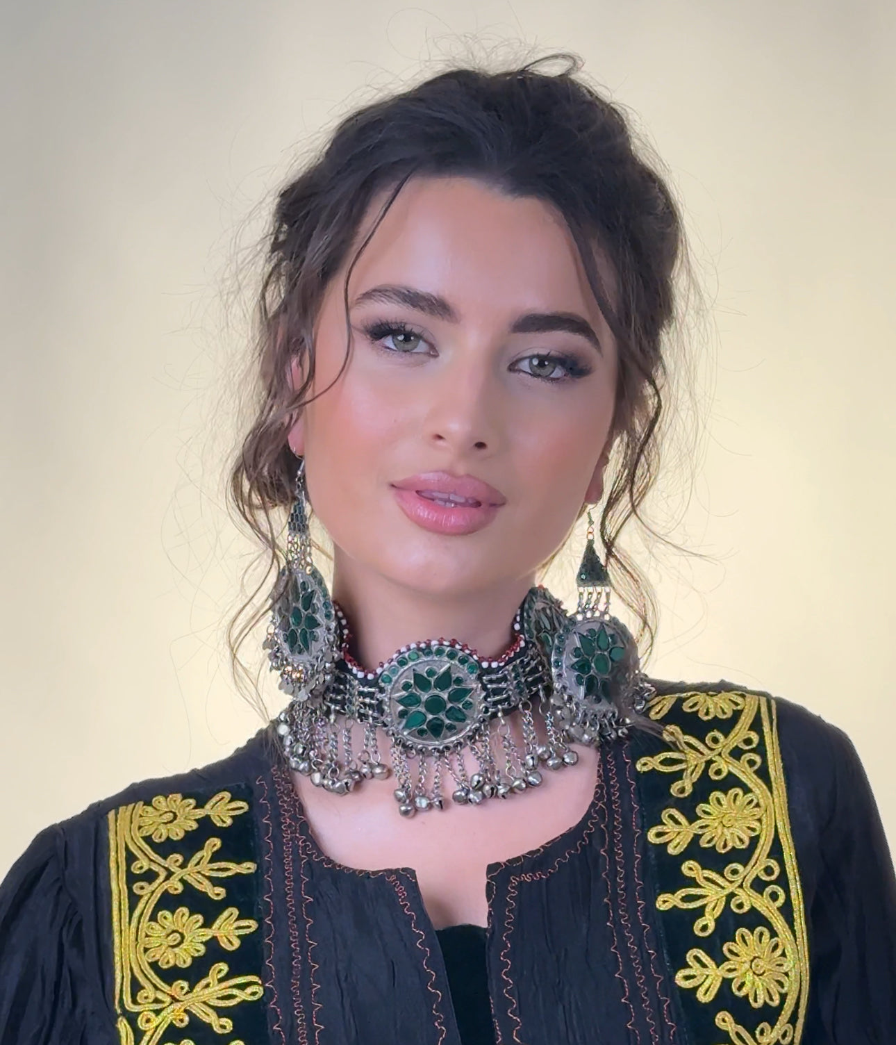 Green choker set